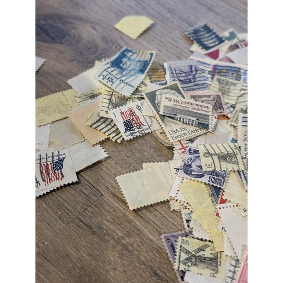 Stamp Collection Assorted USPS Postage 10, 5 Cents Various Vintage Stamps +200 - Picture 8 of 11